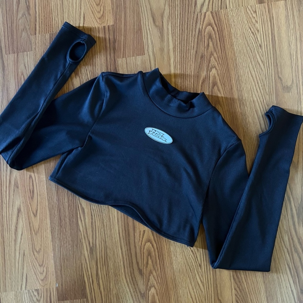 H&M x No Fear black long sleeve crop top